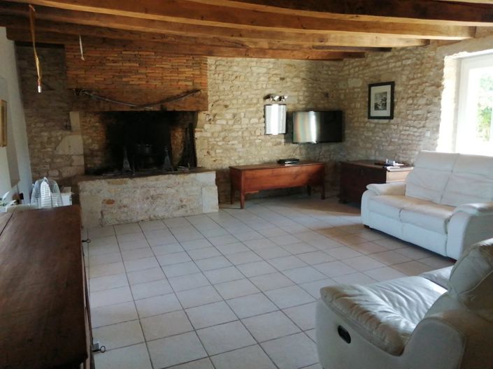 Image No.10-6 Bed House for sale