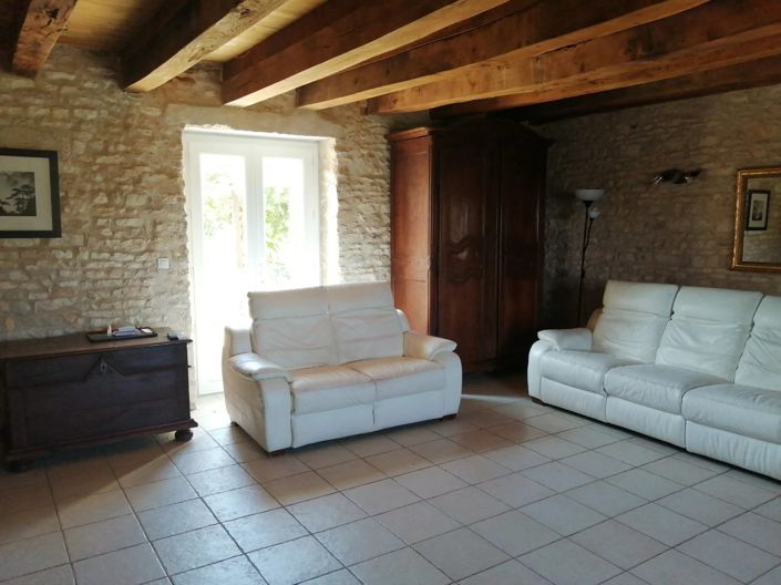 Image No.11-6 Bed House for sale