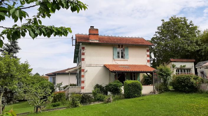 Image No.1-4 Bed Village House for sale