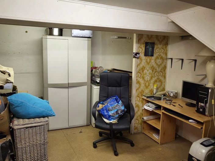 Image No.8-2 Bed House for sale