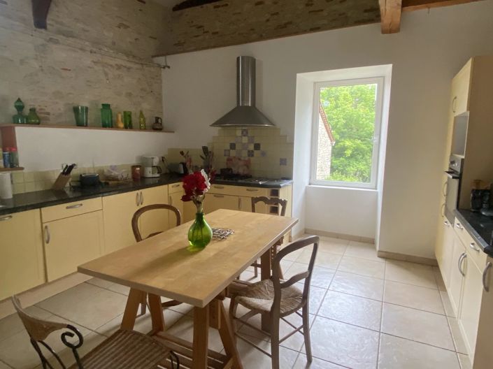 Image No.6-5 Bed House for sale