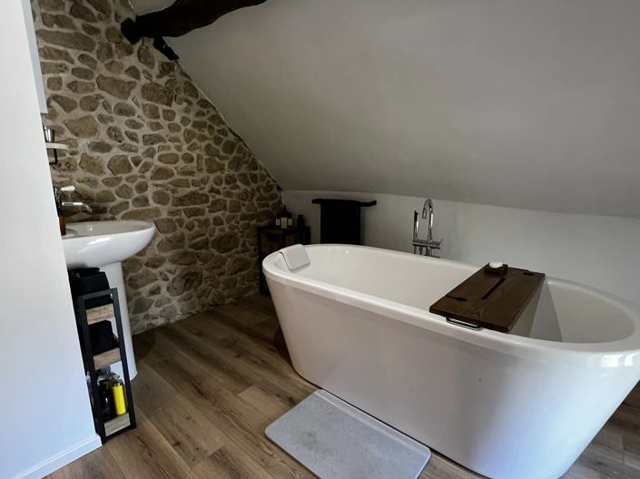 Image No.12-5 Bed House for sale