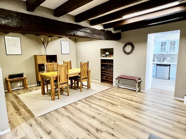 Image No.6-5 Bed House for sale