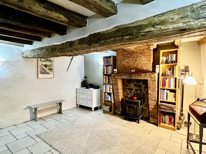 Image No.8-5 Bed House for sale