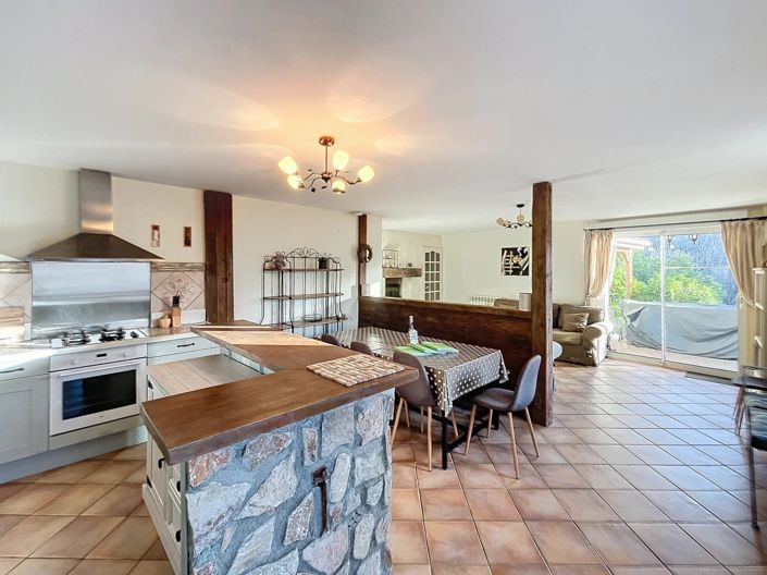 Image No.4-3 Bed Village House for sale