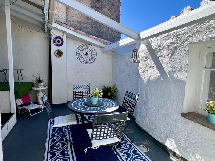 Image No.1-3 Bed Property for sale