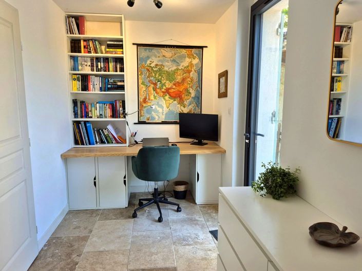 Image No.11-6 Bed House for sale