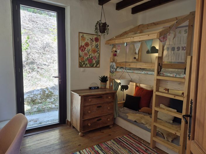 Image No.15-6 Bed House for sale