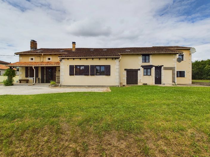 Image No.2-Maison de village de 9 chambres à vendre à Dordogne