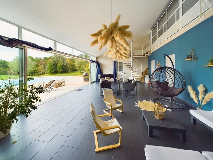 Image No.6-8 Bed House for sale
