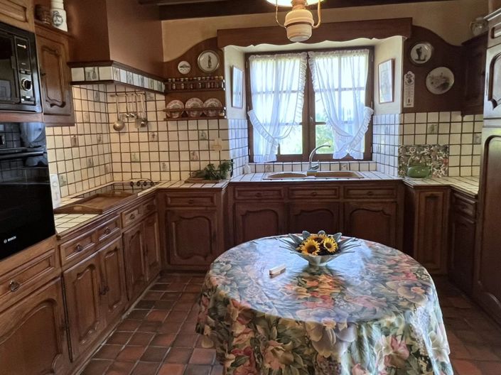 Image No.6-6 Bed House for sale