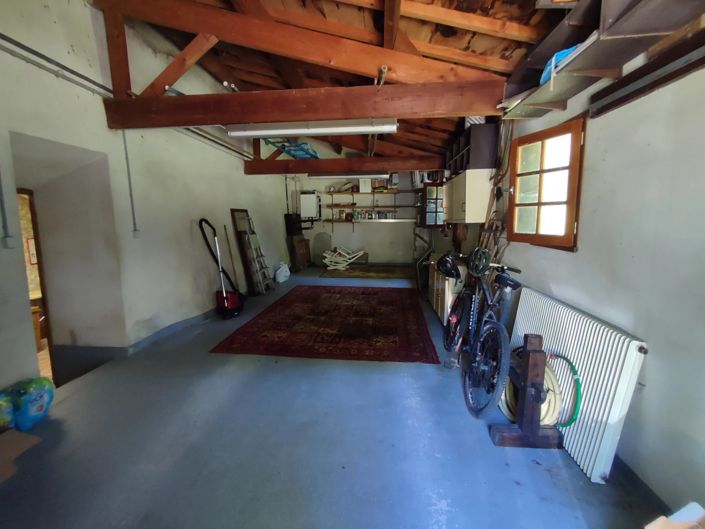 Image No.8-6 Bed House for sale