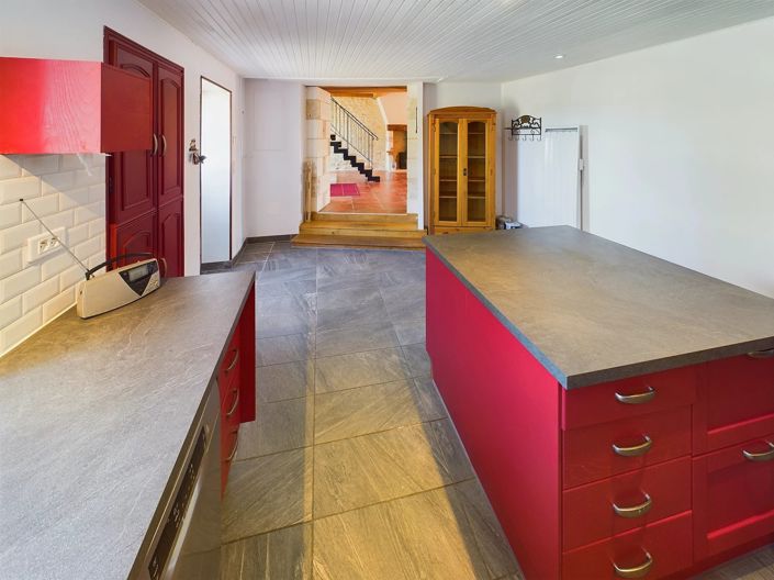 Image No.8-3 Bed House for sale