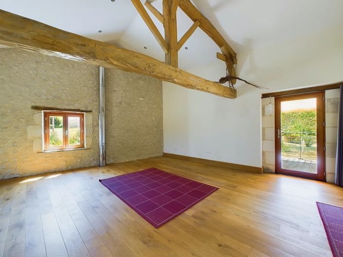 Image No.10-3 Bed House for sale