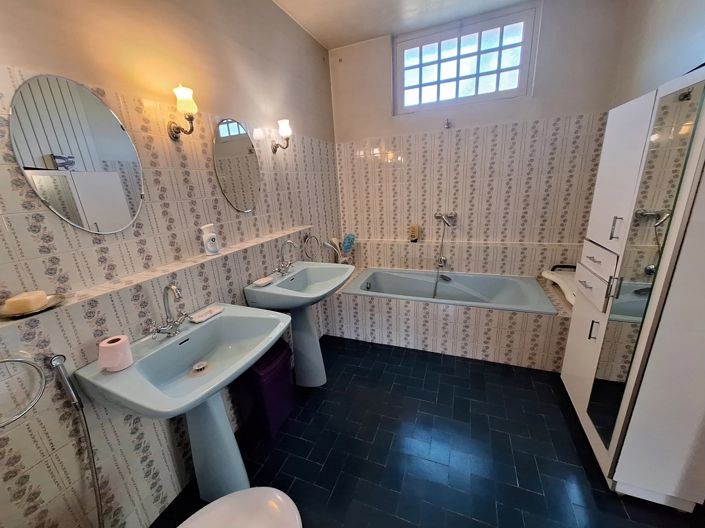 Image No.6-4 Bed House for sale