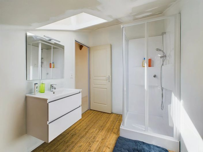 Image No.10-4 Bed House for sale