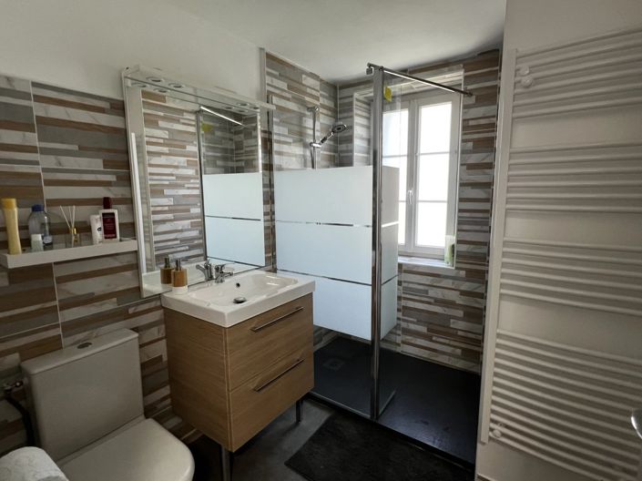 Image No.8-3 Bed House for sale