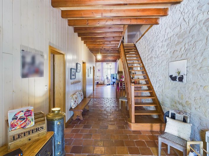 Image No.10-5 Bed Farmhouse for sale