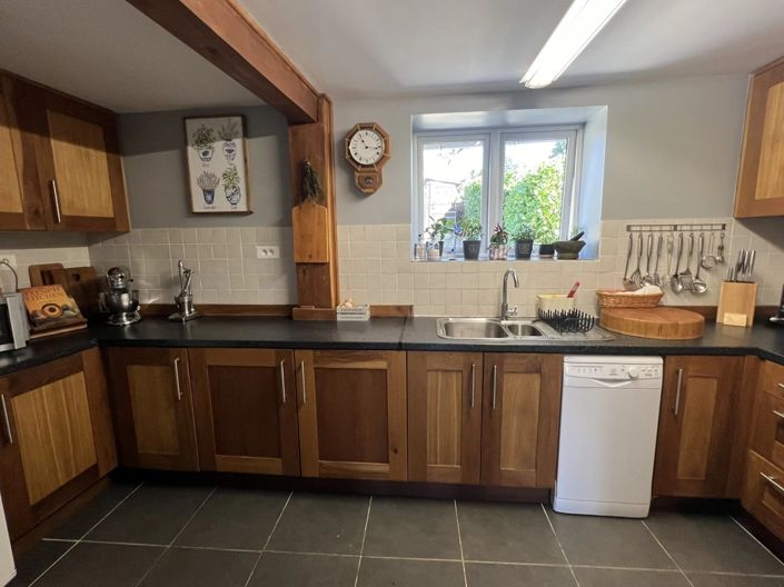 Image No.5-4 Bed House for sale