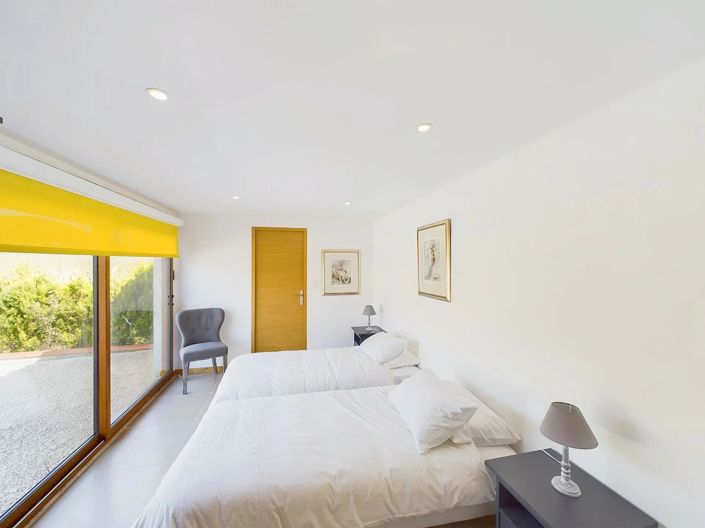 Image No.14-8 Bed House for sale