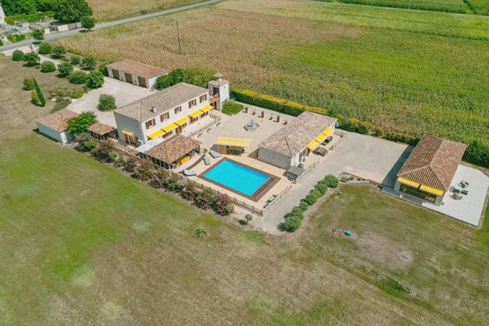 Image No.2-8 Bed House for sale