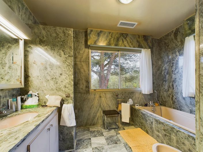 Image No.11-6 Bed House for sale