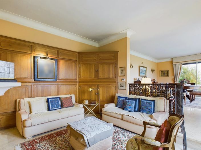 Image No.6-6 Bed House for sale