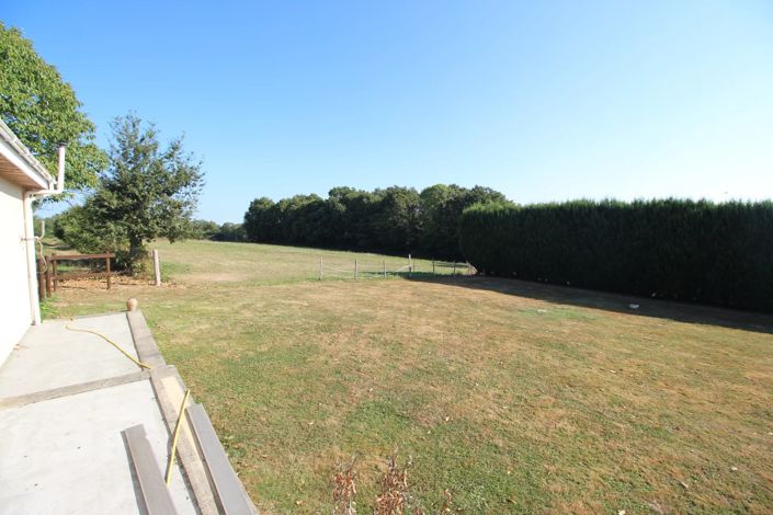 Image No.10-3 Bed House for sale