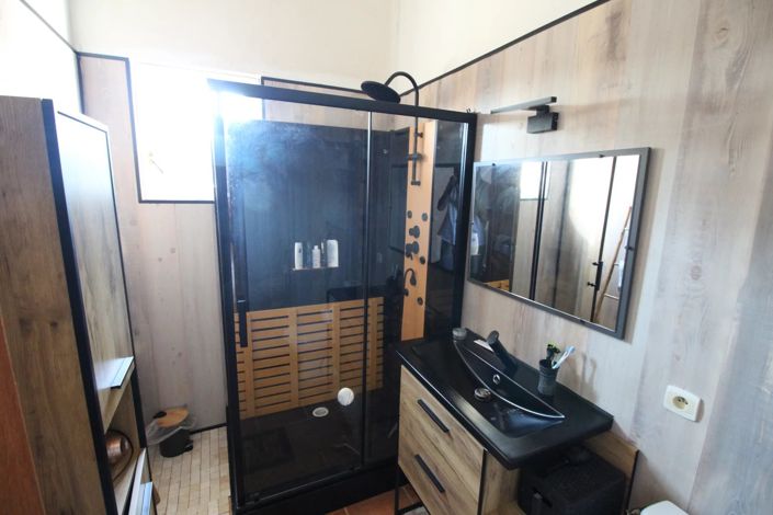 Image No.7-3 Bed House for sale
