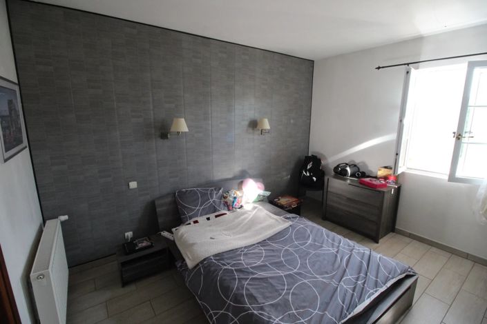 Image No.8-3 Bed House for sale