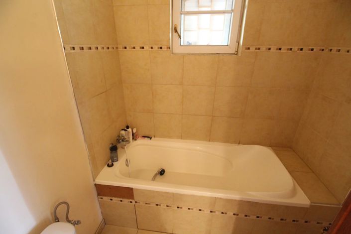 Image No.9-3 Bed House for sale