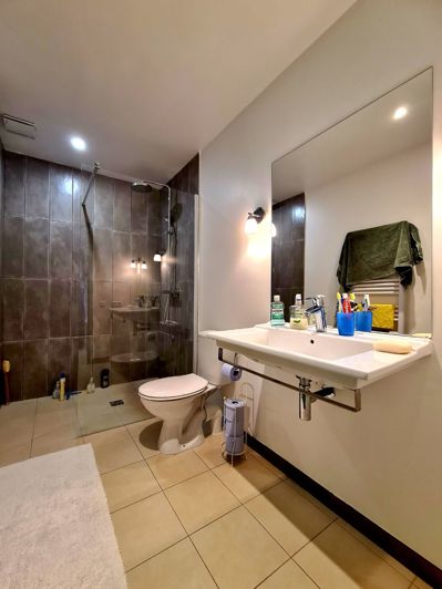 Image No.15-3 Bed House for sale