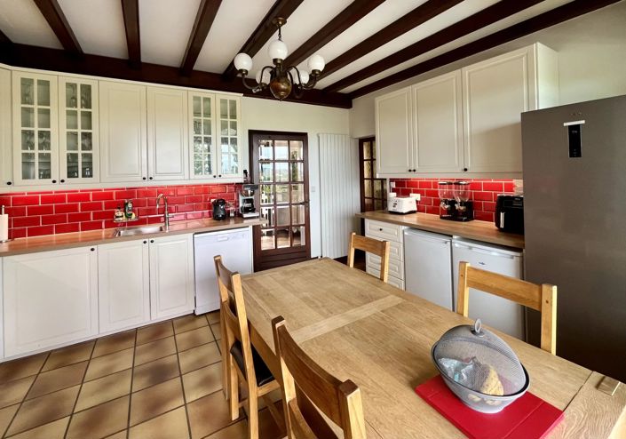 Image No.3-8 Bed House for sale