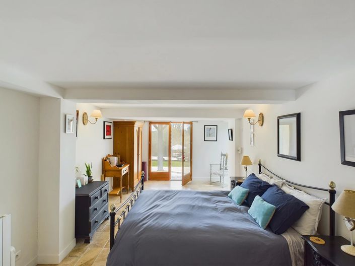 Image No.3-4 Bed House for sale