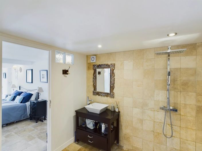 Image No.8-4 Bed House for sale