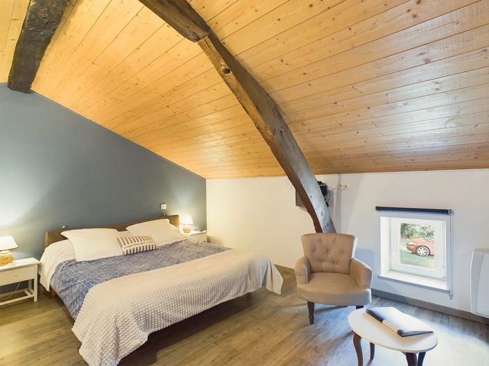 Image No.10-8 Bed House for sale