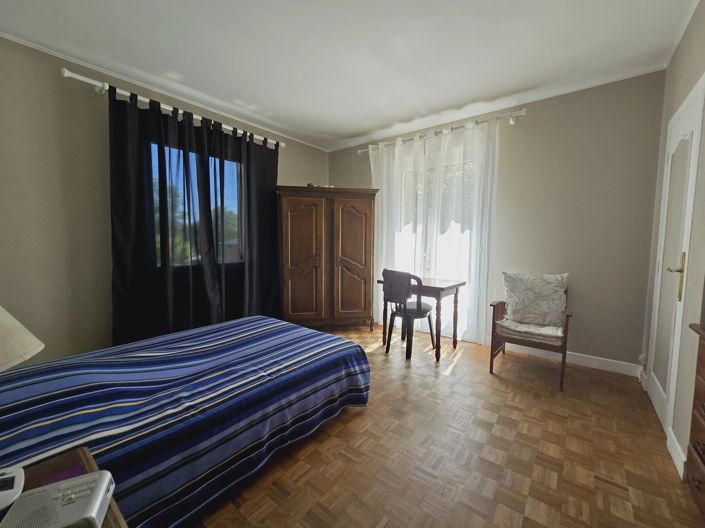 Image No.9-4 Bed House for sale