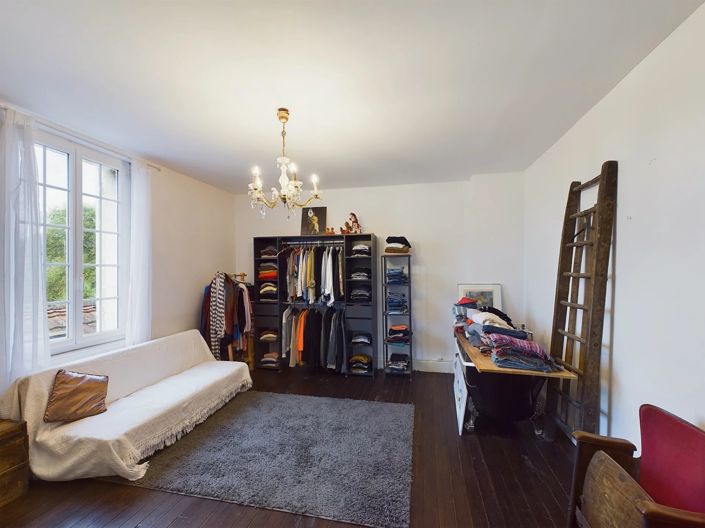 Image No.13-9 Bed House for sale