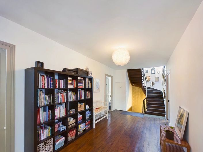 Image No.9-9 Bed House for sale