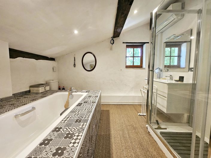Image No.11-7 Bed House for sale
