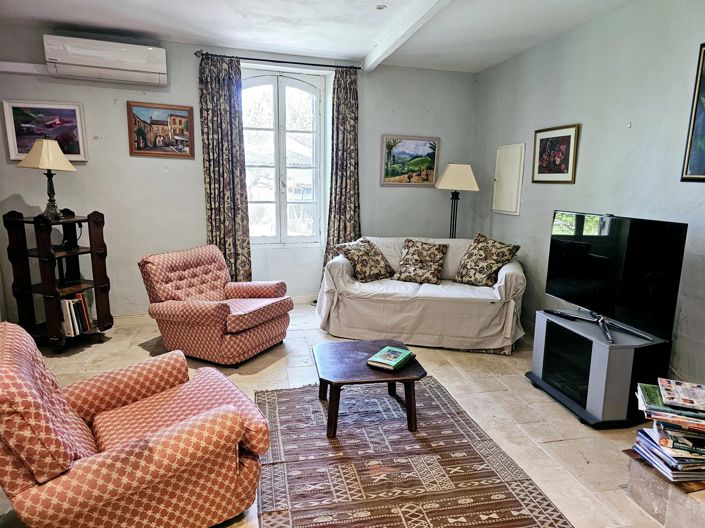 Image No.8-7 Bed House for sale
