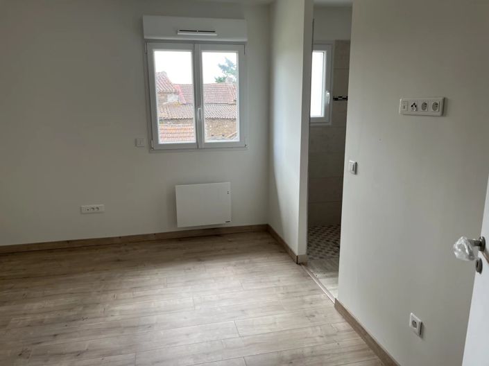 Image No.4-11 Bed House for sale