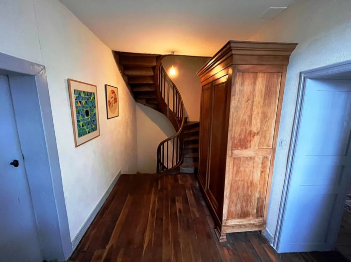 Image No.8-5 Bed House for sale