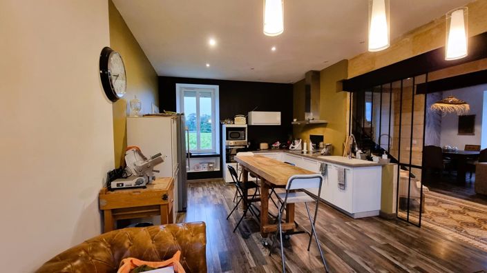 Image No.11-3 Bed House for sale