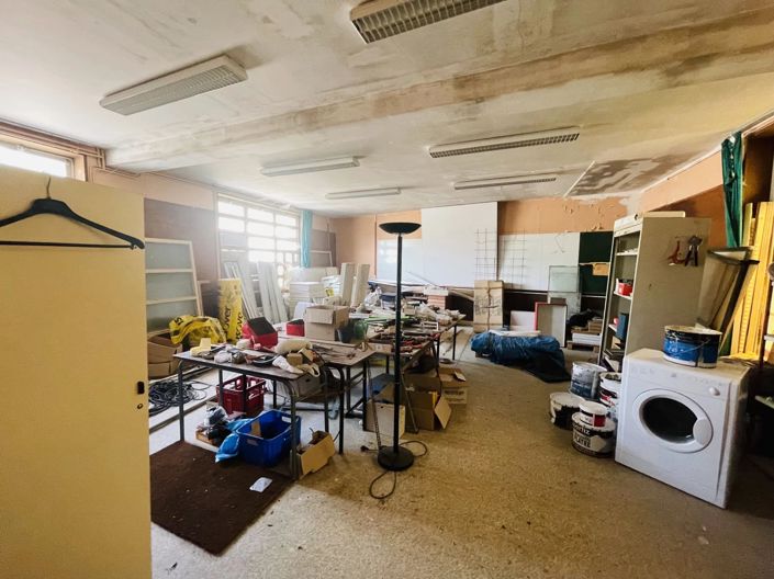 Image No.10-Commercial de 5 chambres à vendre à Barbezieux-Saint-Hilaire