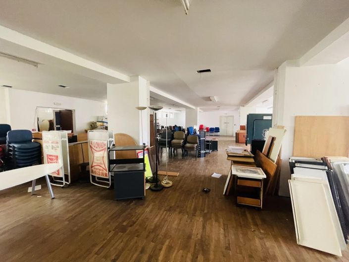 Image No.11-Commercial de 5 chambres à vendre à Barbezieux-Saint-Hilaire