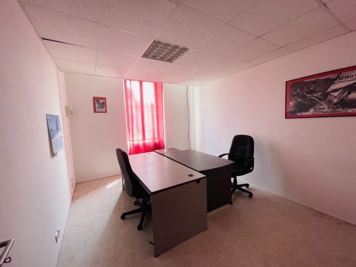 Image No.6-Commercial de 5 chambres à vendre à Barbezieux-Saint-Hilaire