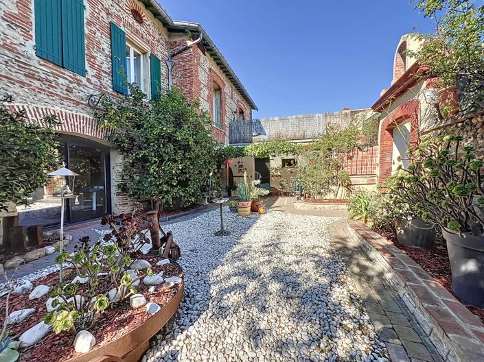 Image No.1-4 Bed House for sale