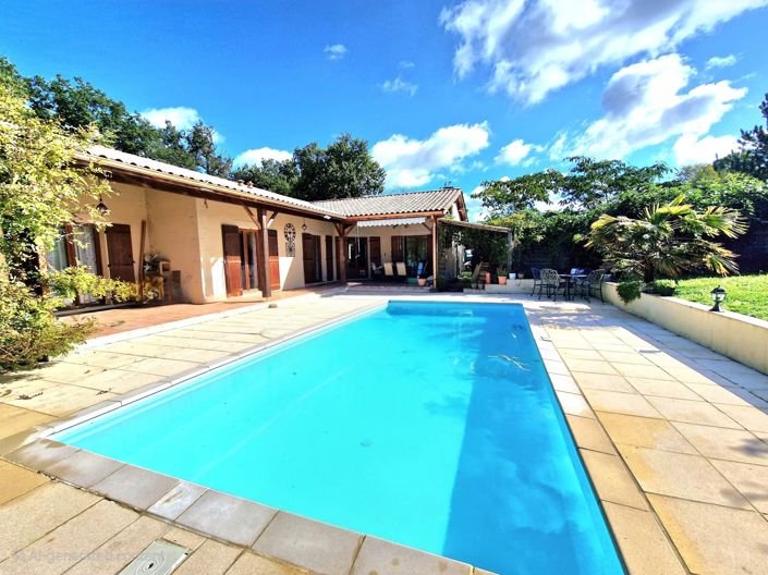 Image No.1-4 Bed House for sale