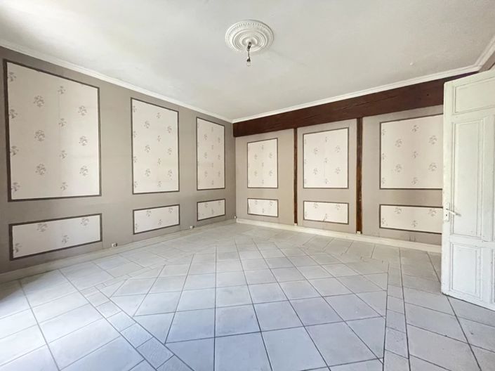 Image No.7-7 Bed House for sale